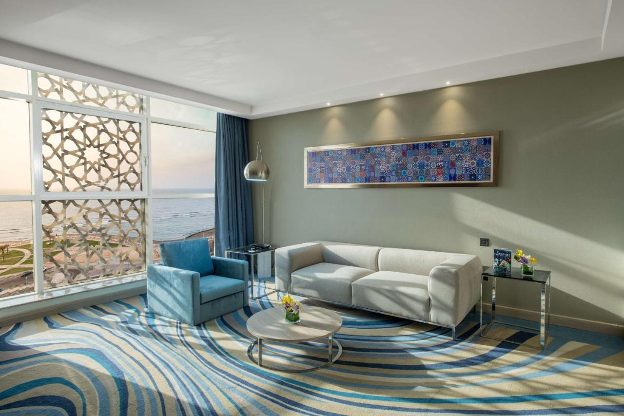 Radisson Blu Hotel, Jeddah Corniche Exteriér fotografie A living room at the Jumeirah Atlantis