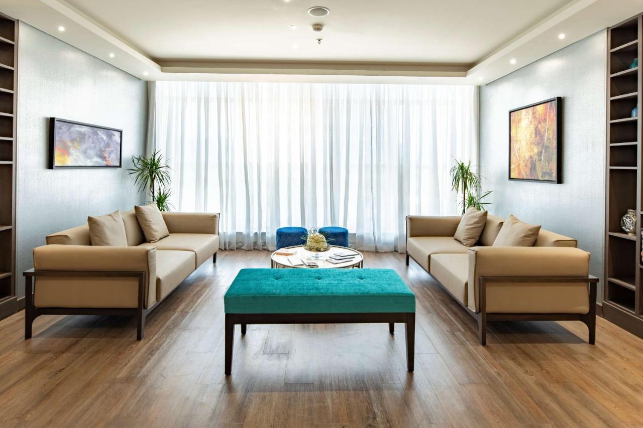 Radisson Blu Hotel, Jeddah Corniche Exteriér fotografie A living room