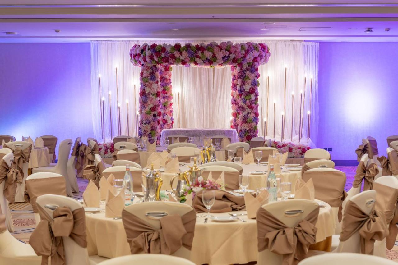 Radisson Blu Hotel, Jeddah Corniche Exteriér fotografie A wedding reception